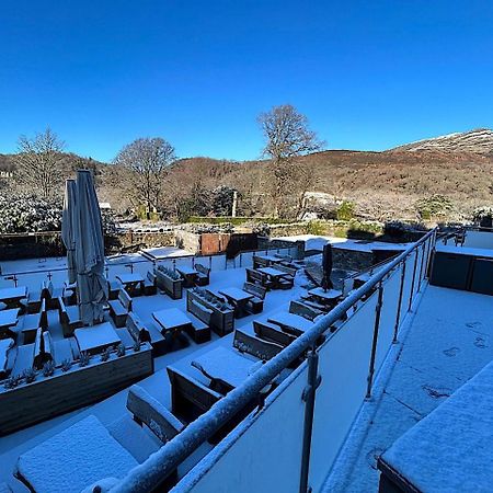 Grapes Hotel, Bar & Restaurant Snowdonia Nr Zip World بلايناو-فيستينيوج المظهر الخارجي الصورة