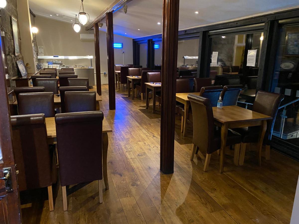 Grapes Hotel, Bar & Restaurant Snowdonia Nr Zip World بلايناو-فيستينيوج المظهر الخارجي الصورة