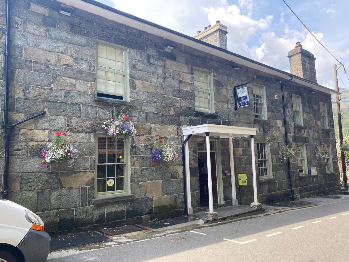 بلايناو-فيستينيوج Grapes Hotel, Bar & Restaurant Snowdonia Nr Zip World المظهر الخارجي الصورة