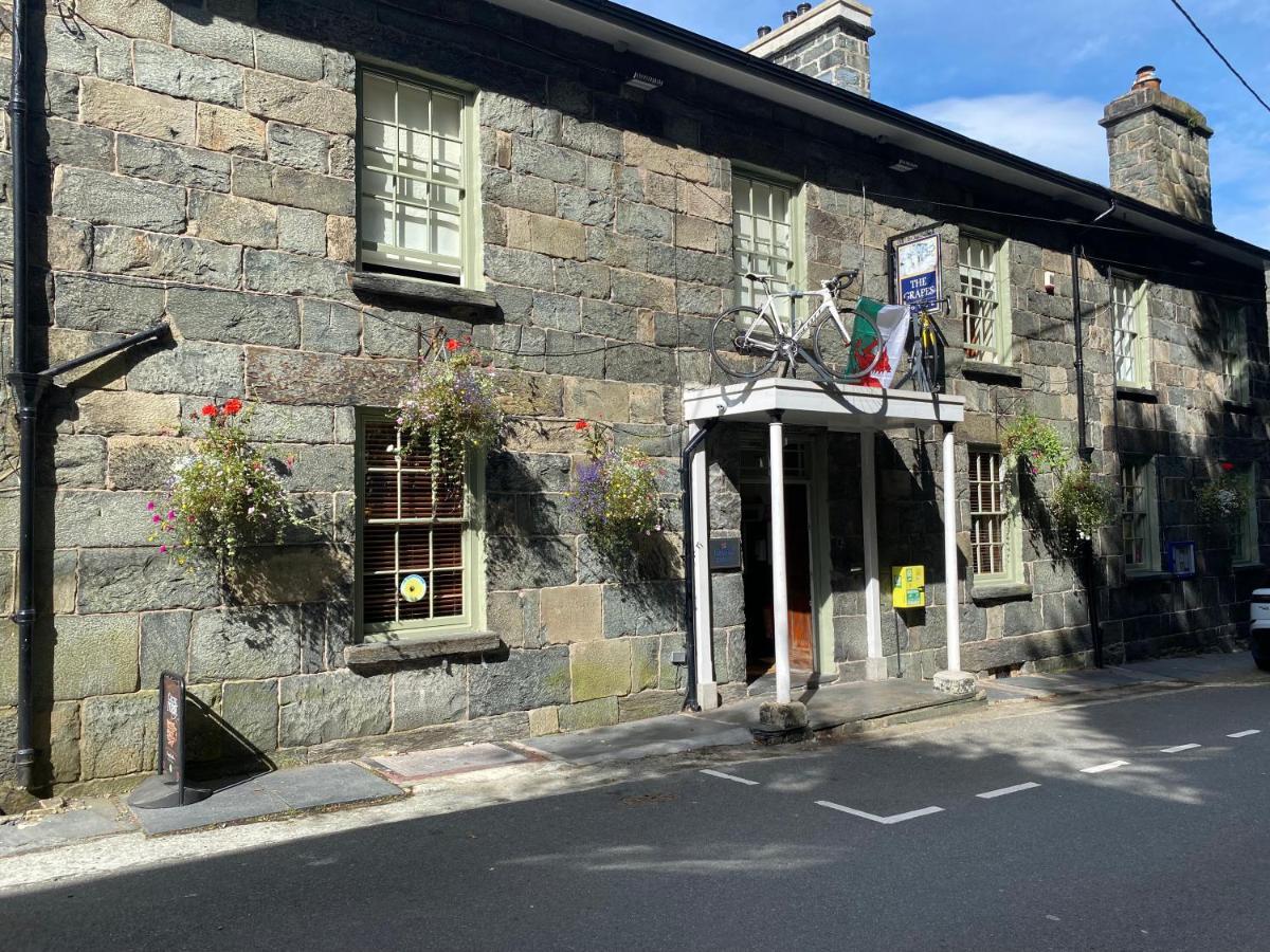 بلايناو-فيستينيوج Grapes Hotel, Bar & Restaurant Snowdonia Nr Zip World المظهر الخارجي الصورة