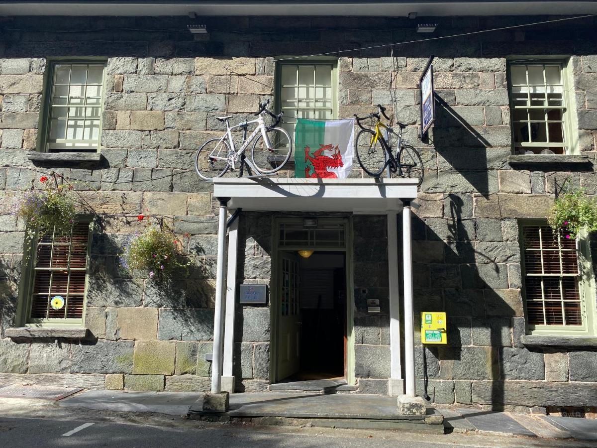 بلايناو-فيستينيوج Grapes Hotel, Bar & Restaurant Snowdonia Nr Zip World المظهر الخارجي الصورة